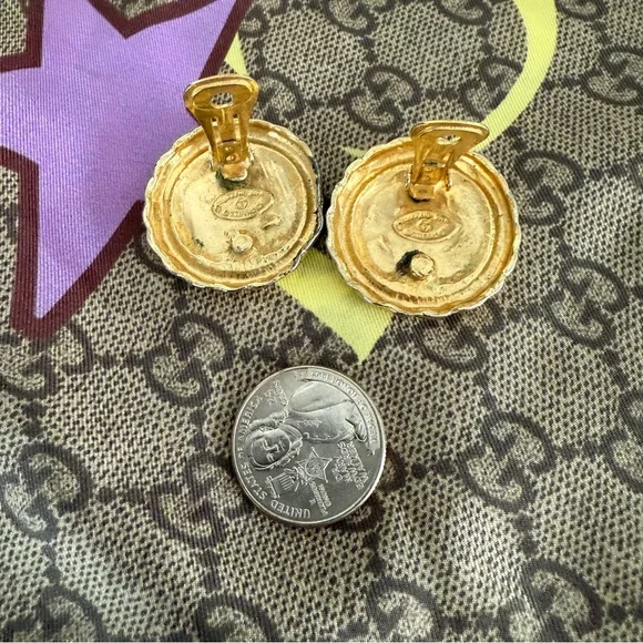Vintage 90’s CHANEL Clip Ons with Braided Gold